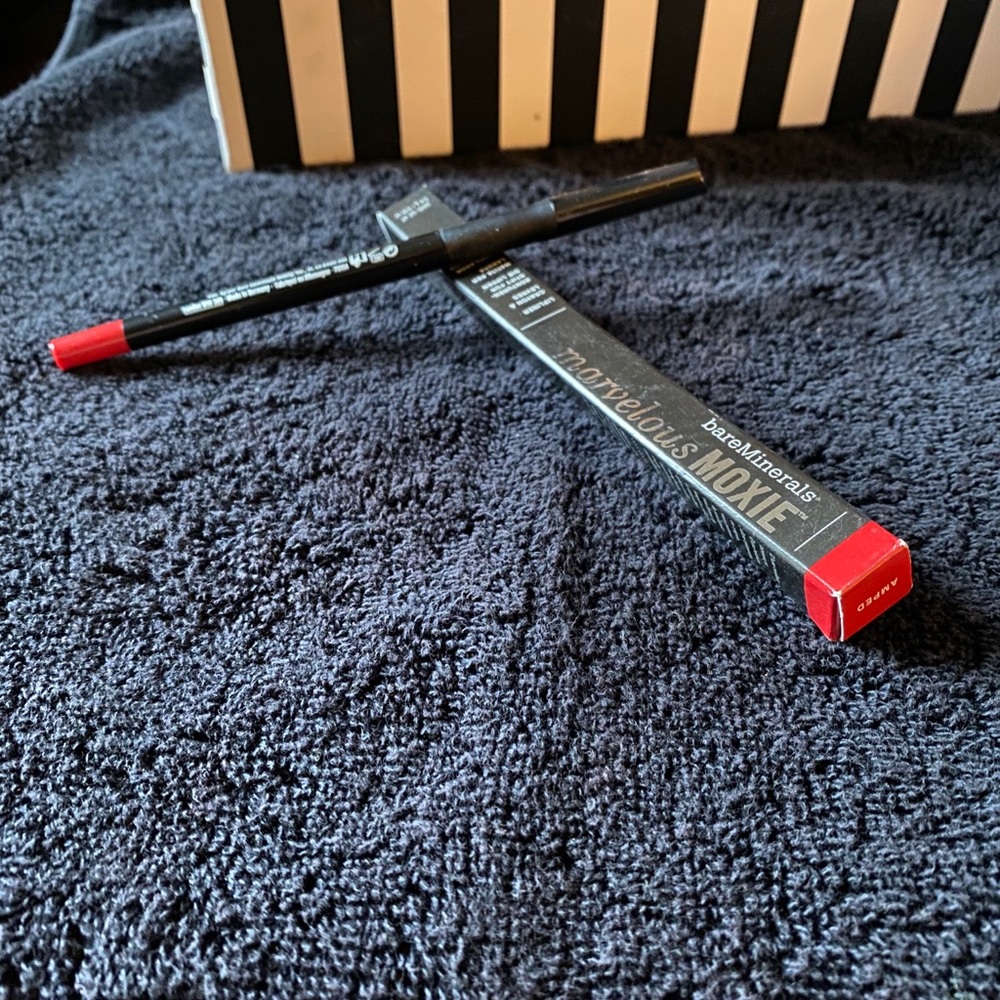 BareMinerals lipliner in amped